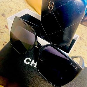 Black Chanel Sunglasses with case